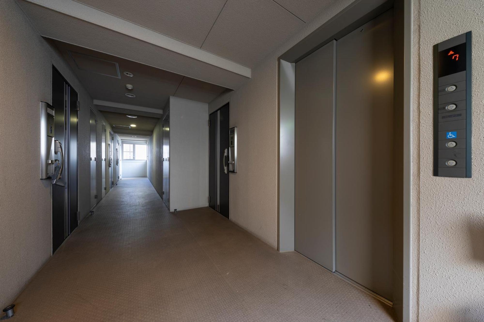 Apartamento クリスタルコート難波 Osaka Exterior foto